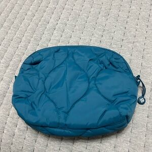 Vera Bradley Featherweight Cosmetic Bag Color: Teal Condition: Like New